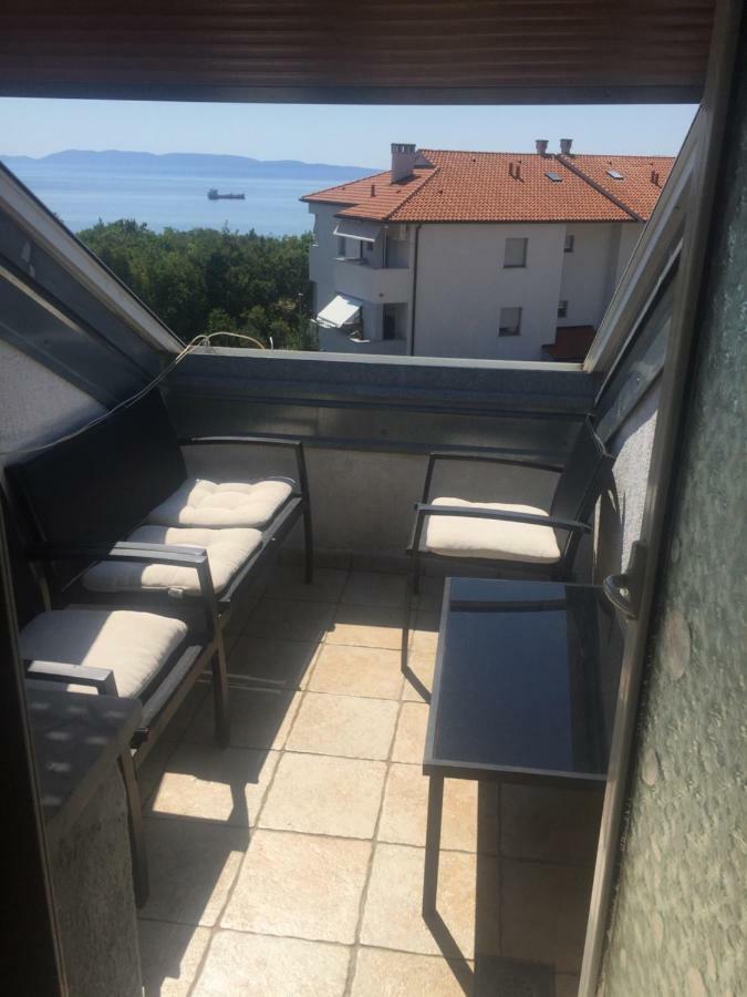 Apartment Doderovic Kostrena Eksteriør billede